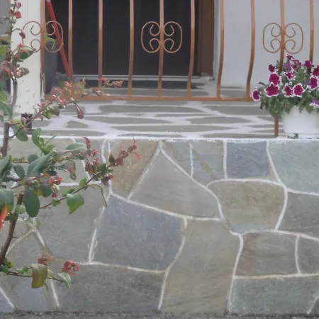 Nyaraló Andronikis House *