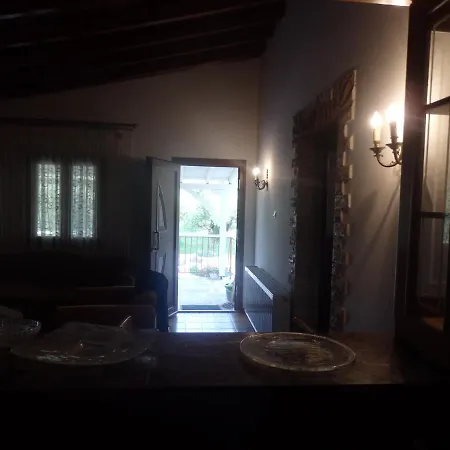 Andronikis House * Sykia