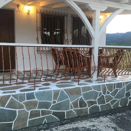 Andronikis House *