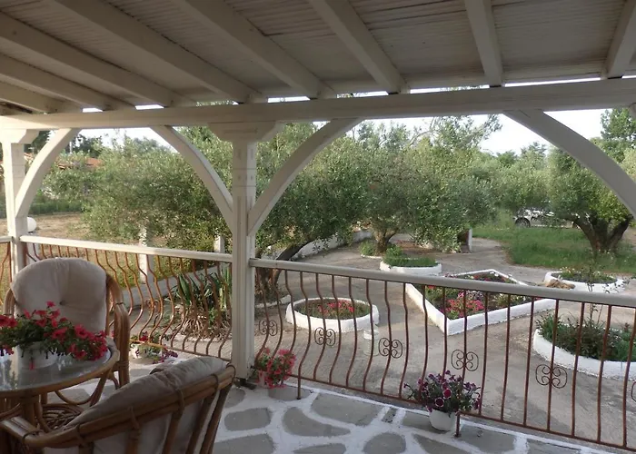 Andronikis House *